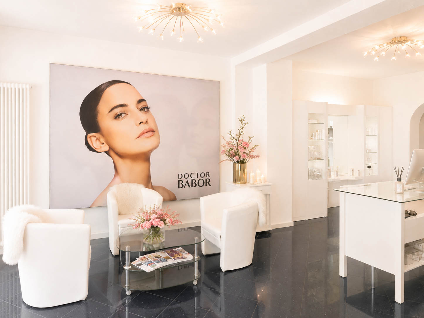 Heller Empfangsbereich des BABOR Kosmetik Instituts in Schwetzingen